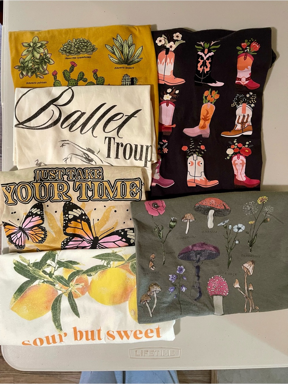 Lot of 6 tees Zoe+Liv and Doe from Target, size L